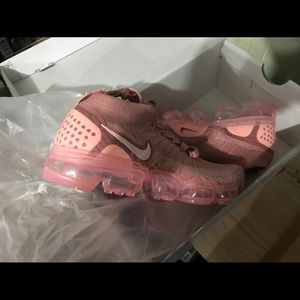 Women Nike Vapormax. Worn twice. Like new